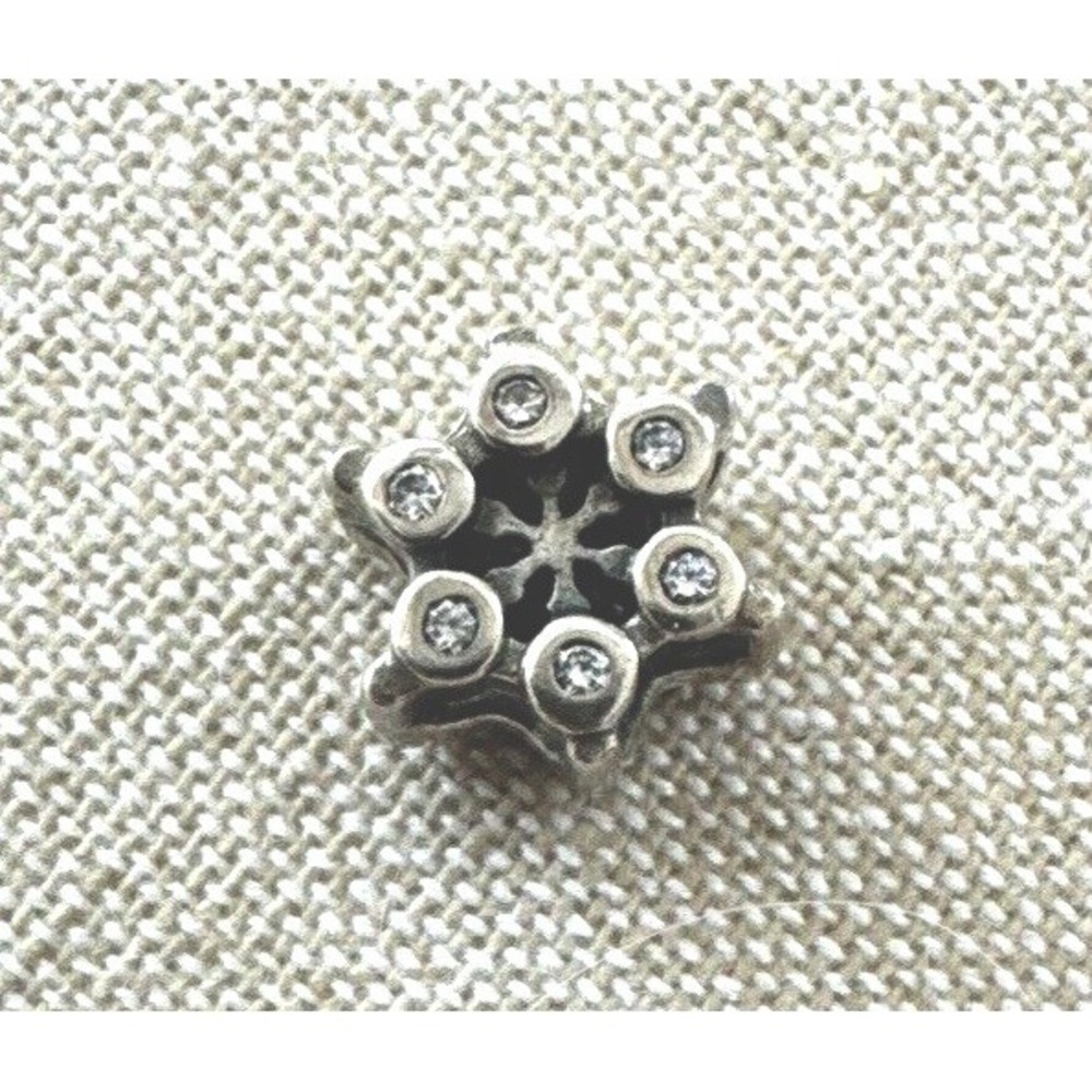 Chamilia 925 Sterling Silver Snowflake Clear Cubic Zirconia Charm